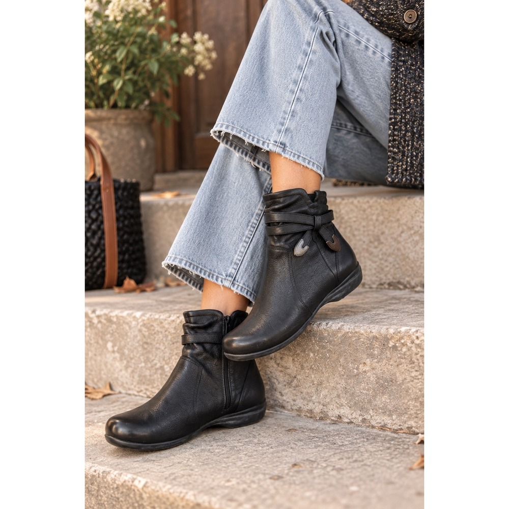 ABEO Ally Black Leather Ankle Boots Women's 9.5 Comfort Buckle Moto Booties